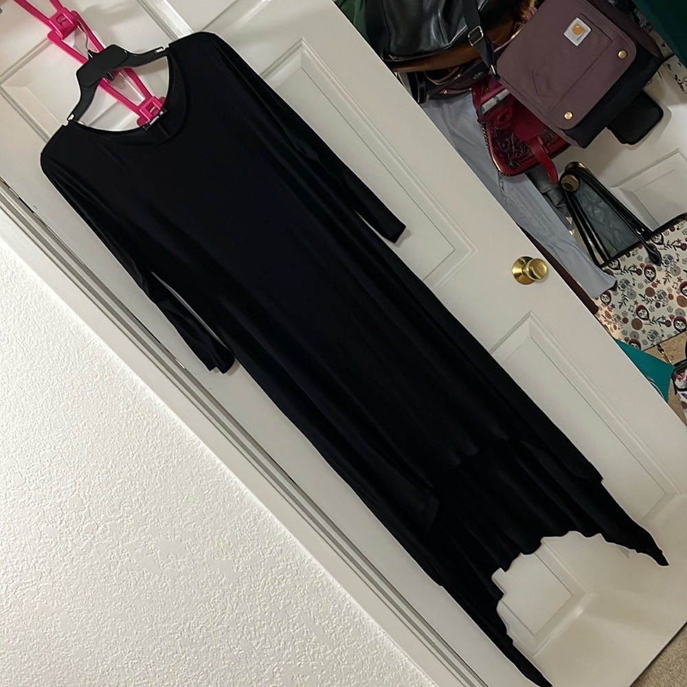 EUC long black dress hi lo handkerchief hem. Flowy, dramatic! Dress up or down.